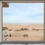 Beachfront Luxe - Stijlvol App Met Frontaal Zeezicht *