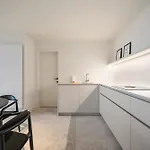 Beachfront Luxe - Stijlvol App Met Frontaal Zeezicht Appartement *