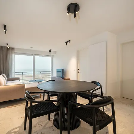 Beachfront Luxe - Stijlvol App Met Frontaal Zeezicht *