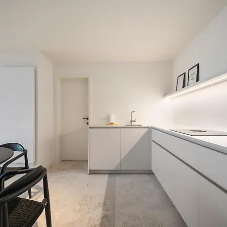 Beachfront Luxe - Stijlvol App Met Frontaal Zeezicht شقة *